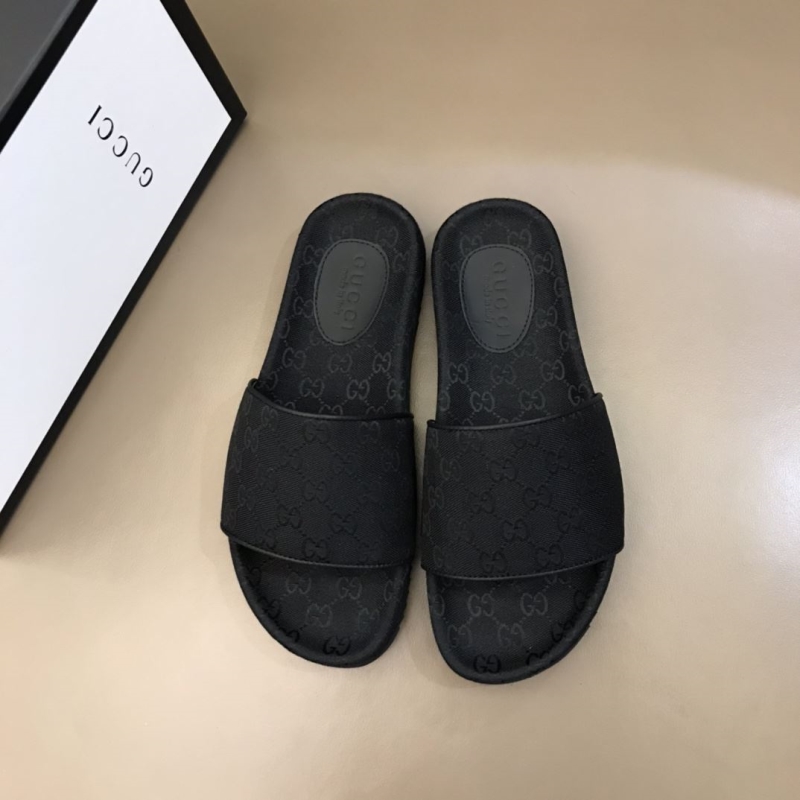 G*u*i slippers